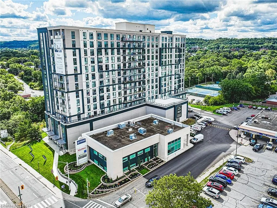 870 Queenston Rd #416
