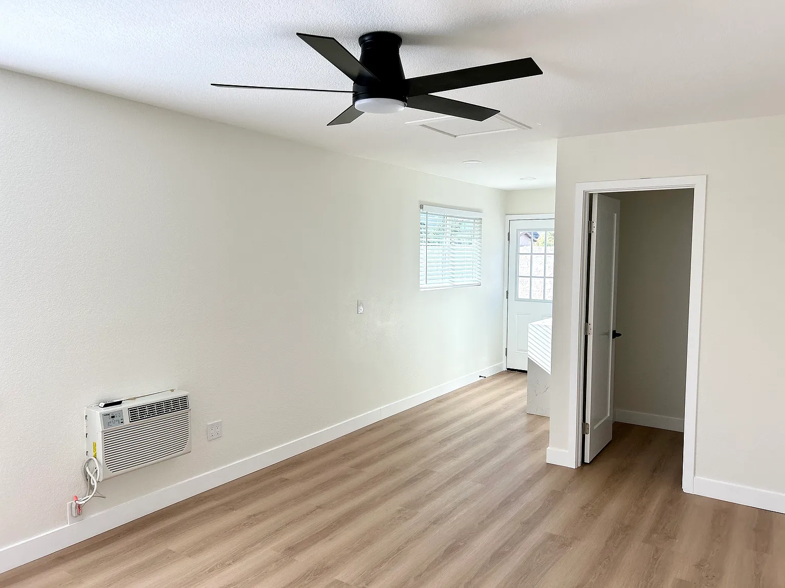 Driftwood Dr, Victorville — Photo 4