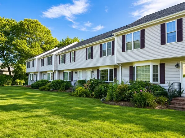 34 Old Plymouth St Unit 34, East Bridgewater, MA 02333