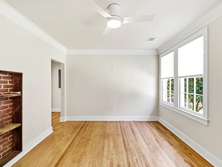 413 Meritta Ave — Photo 9