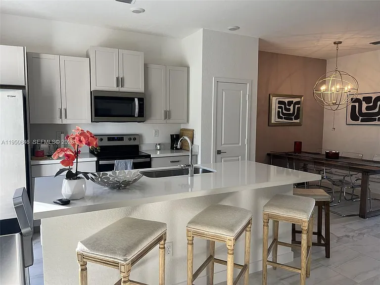 784 SE 19th St #784 — Photo 3