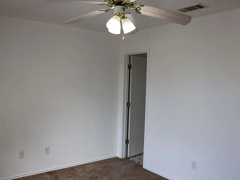 2802 Edgefield St — Photo 9