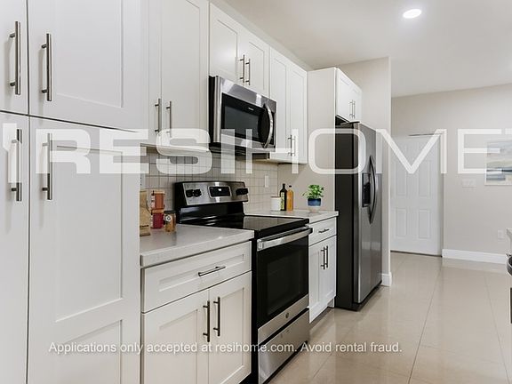 5th image of 428 NW 17th Ave