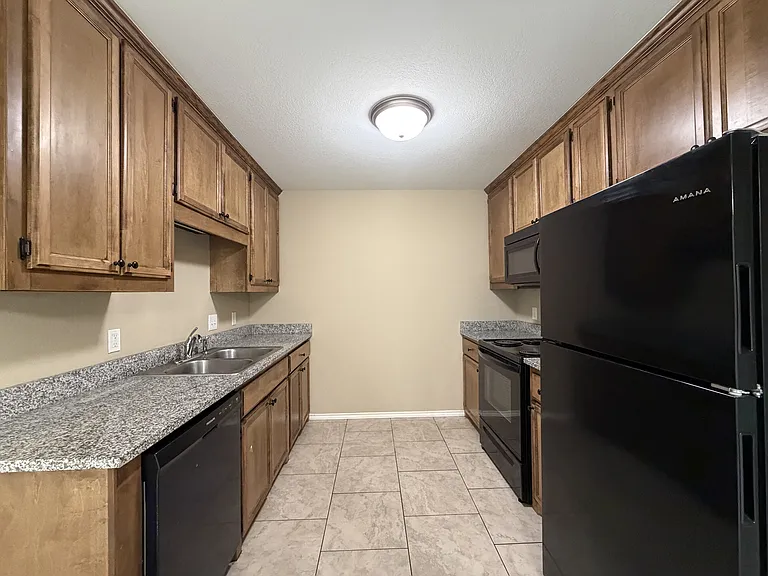 1221 Kirby St #6 — Photo 10