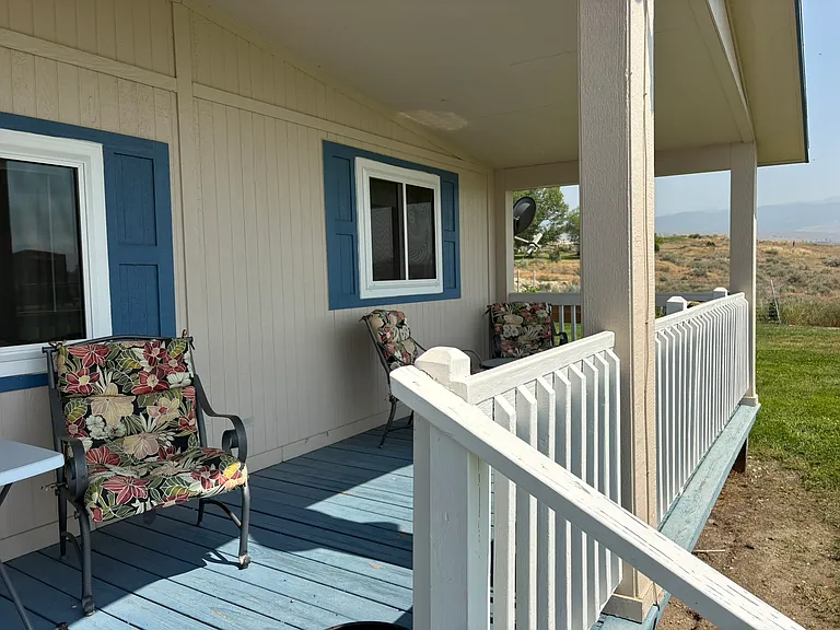 2424 Loyd Dr — Photo 1