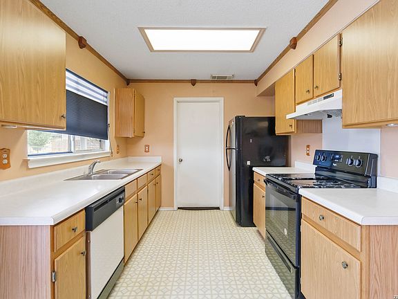 4th image of 423 Rosa Verde