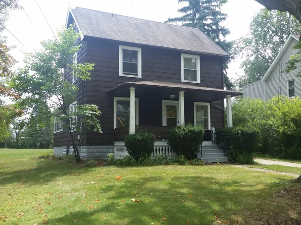 14570 Pease Rd, Maple Heights, OH 44137