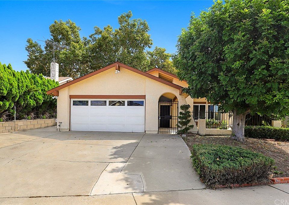 1st image of 2450 E Magdalena Dr