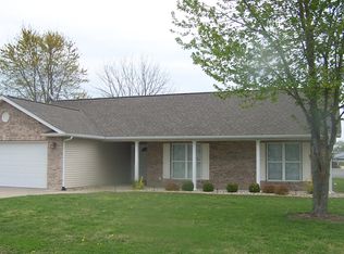 105 Chase Ln, Marion, IL 62959