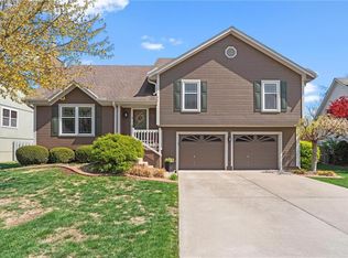 341 NE Dreamweaver Ave, Lees Summit, MO 64086