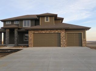 1085 Lilac Cir, Springfield, NE 68059