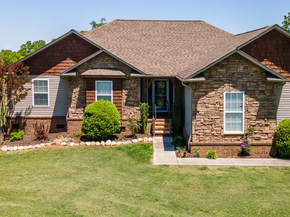 2414 Whisper Creek Dr, Friendsville, TN 37737