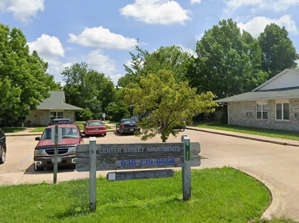 6 S Center St, Sullivan, MO 63080