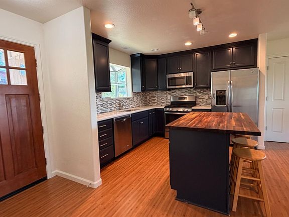 5th image of 7436 Eagle View Dr