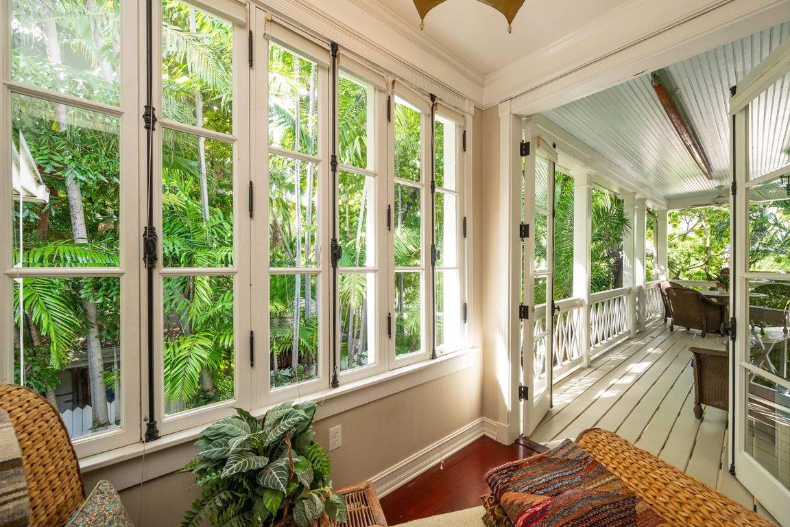 next background image