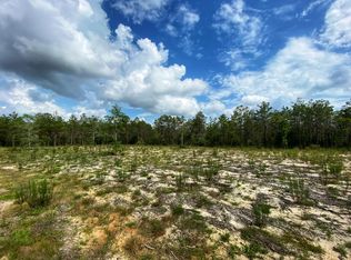 E Honeysuckle St, Defuniak Springs, FL 32433