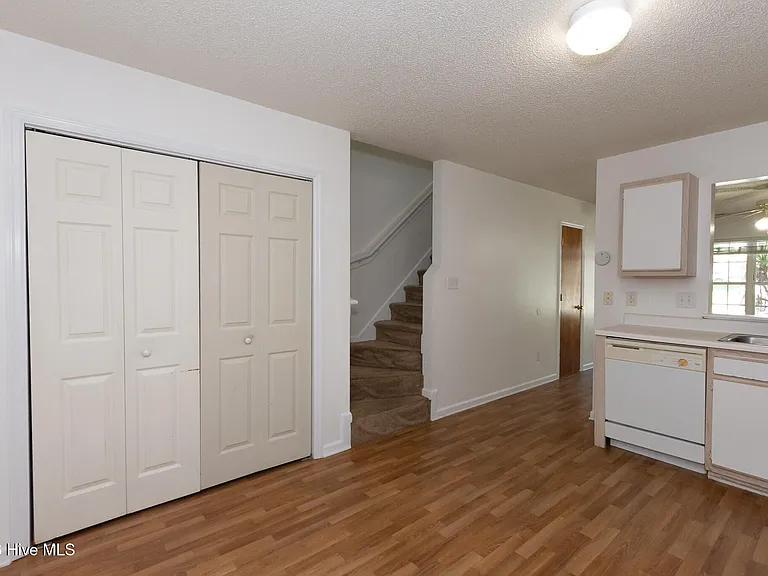 104 Spring Meadow Cir — Photo 9