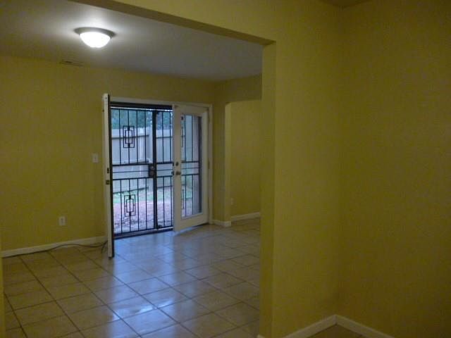1st image of 2725 Penwood Pl