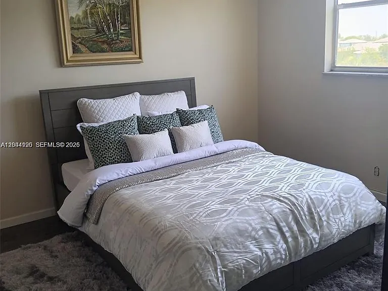 2821 Somerset Dr #312 — Photo 3