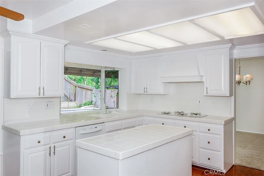 5 bed, 3.5 bath, 2655 sqft, $5,500 — Photo 4