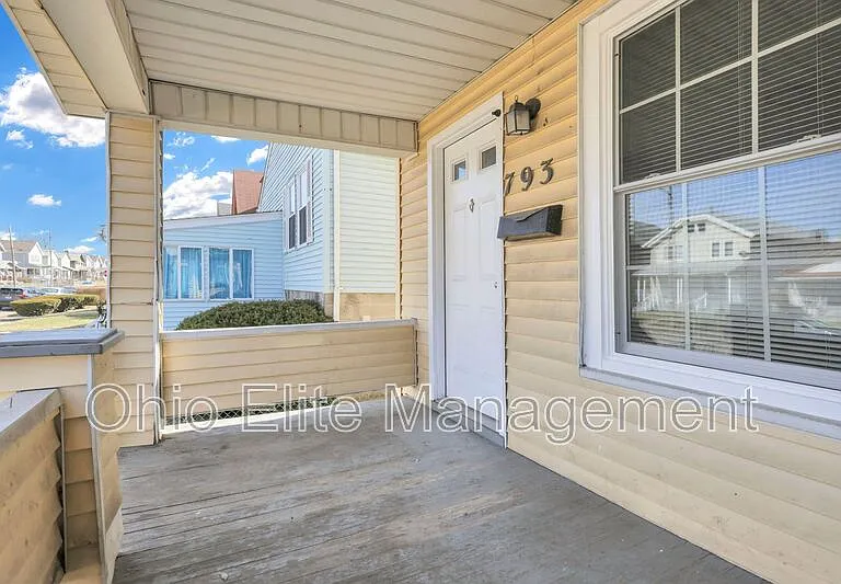 793 E Starr Ave — Photo 7