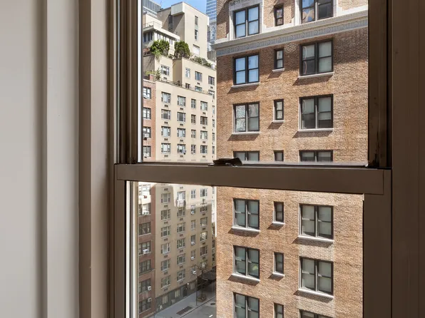 137 East 36th Street 8H image 3 of 12