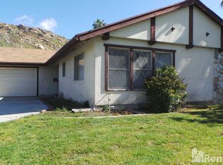 425 Glenhill Dr, Riverside, CA 92507