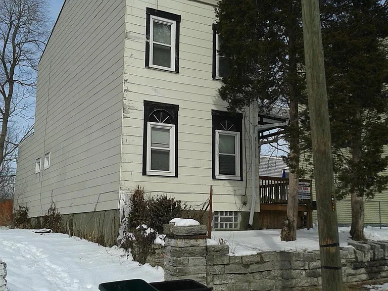 244 Fosdick St — Photo 2
