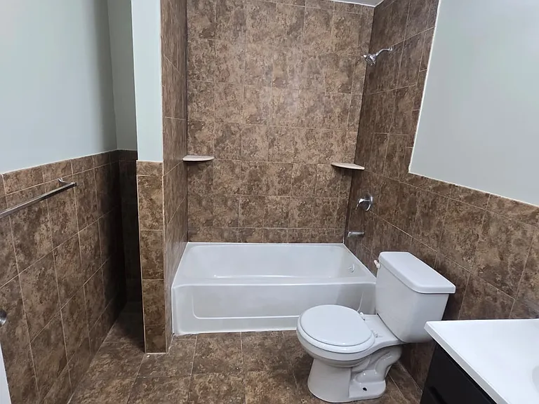 493-495 Irvine Turner Blvd #4A — Photo 3