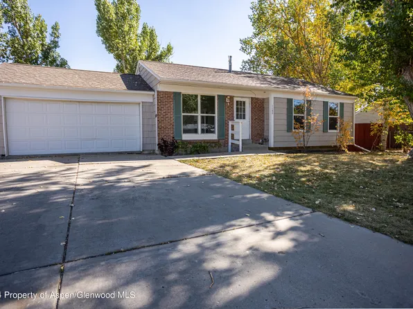 1184 Crest Dr, Craig, CO 81625