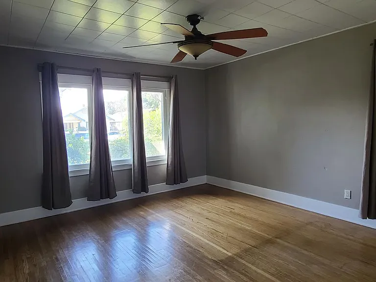 135 E Jefferson Ave — Photo 9
