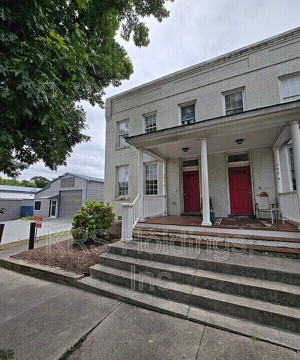 Building Photo 3