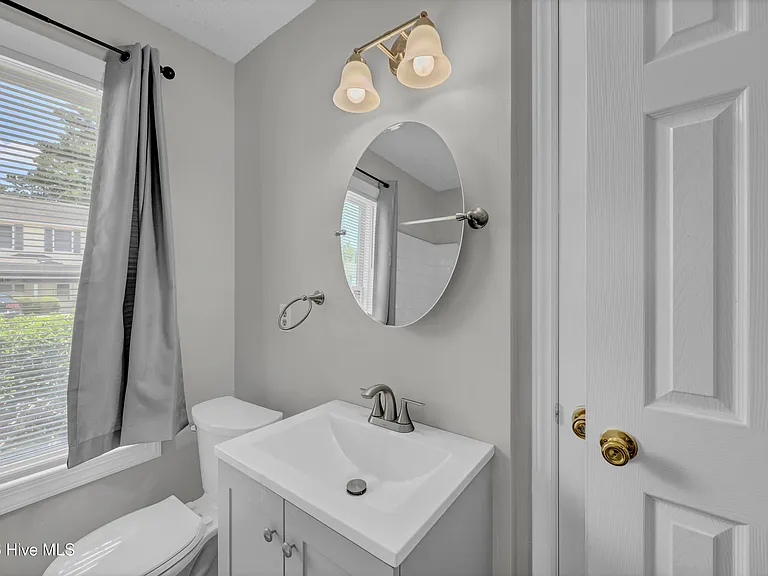 136 Lullwater Dr #A — Photo 14