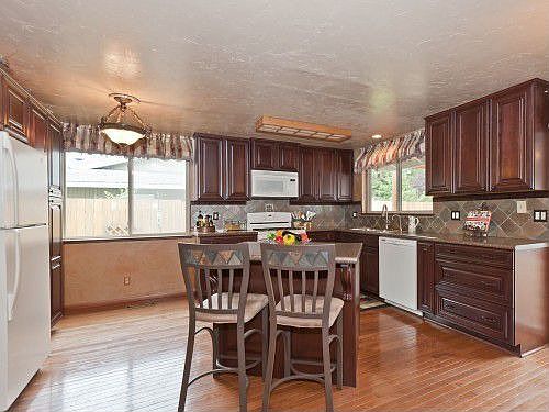 3rd image of 17390 SW Ivy Glenn Dr