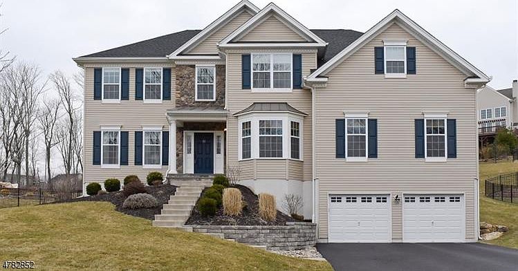 1st image of 26 Elias Dr