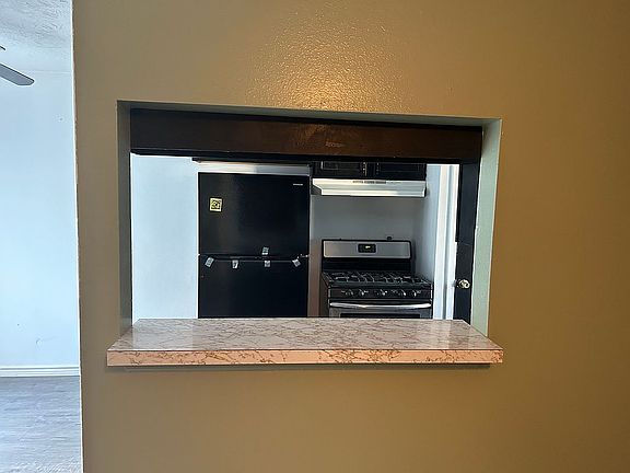 5th image of 2960 Mansfield Ave