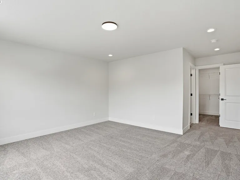 900 SE 34th Cir — Photo 24