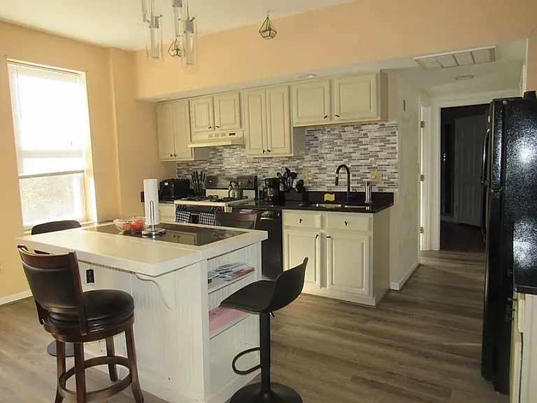 77 River St #6 — Photo 2