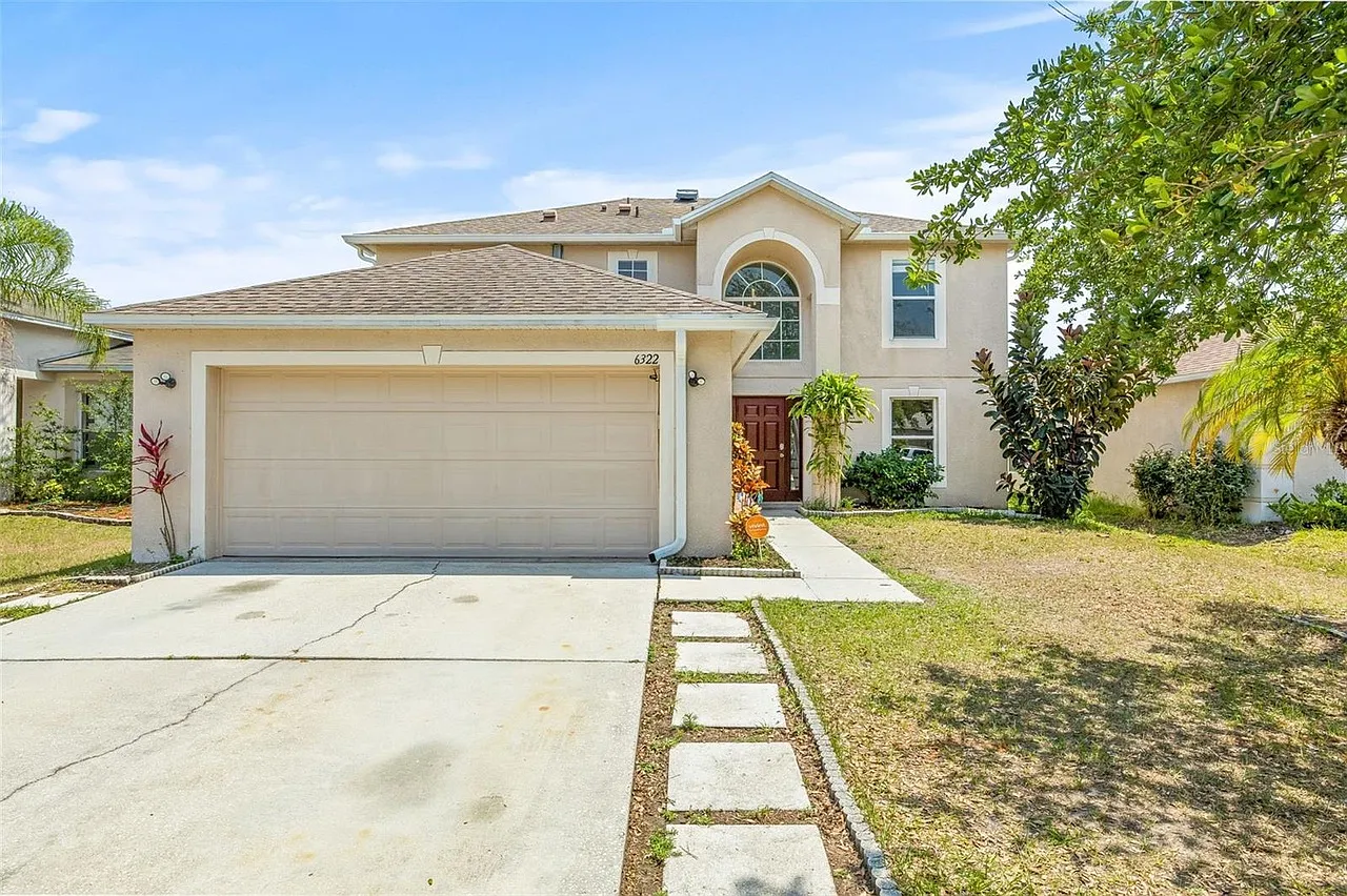 4 bed, 2.5 bath, 2222 sqft, $3,400 — Photo 3