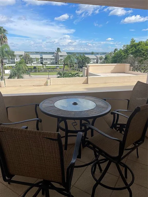2 bed, 2.0 bath, 1094 sqft, $4,500 — Photo 4