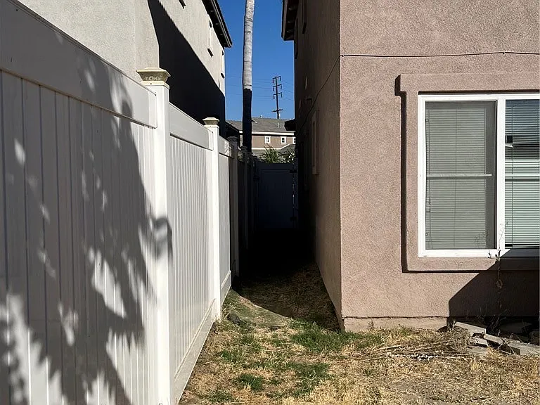 1241 Castledale St — Photo 38