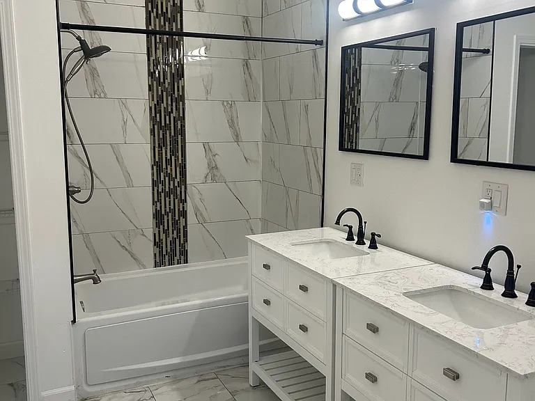 2318 Winthrop Ave — Photo 2