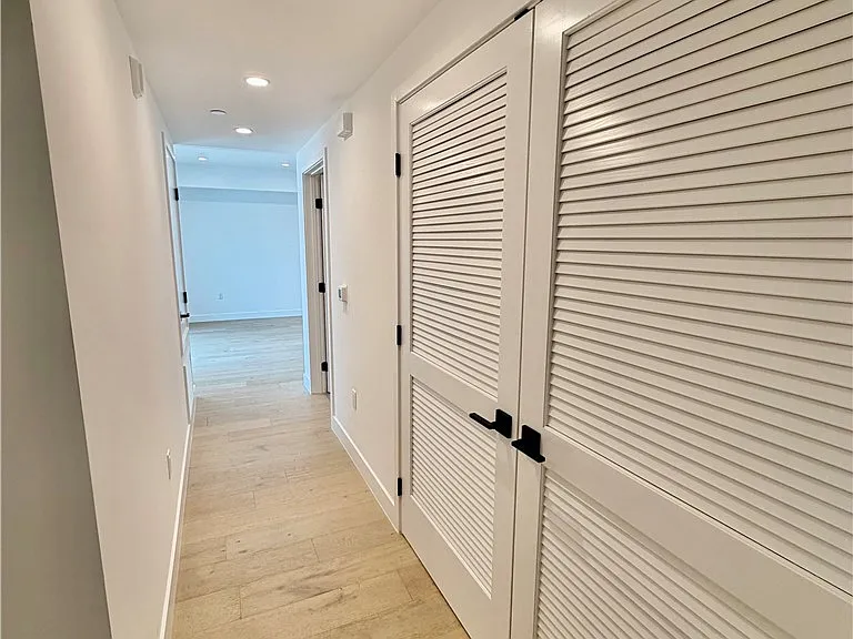1123 S Shenandoah St #303 — Photo 15