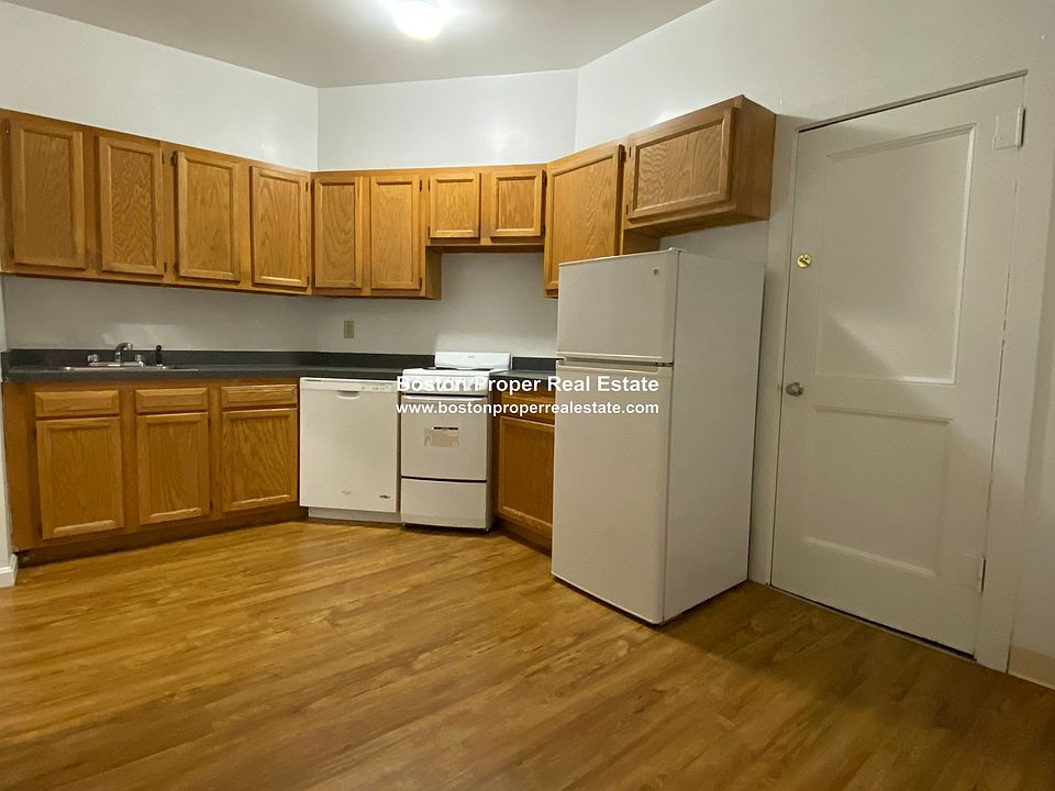 1st image of 1069 Beacon St #1