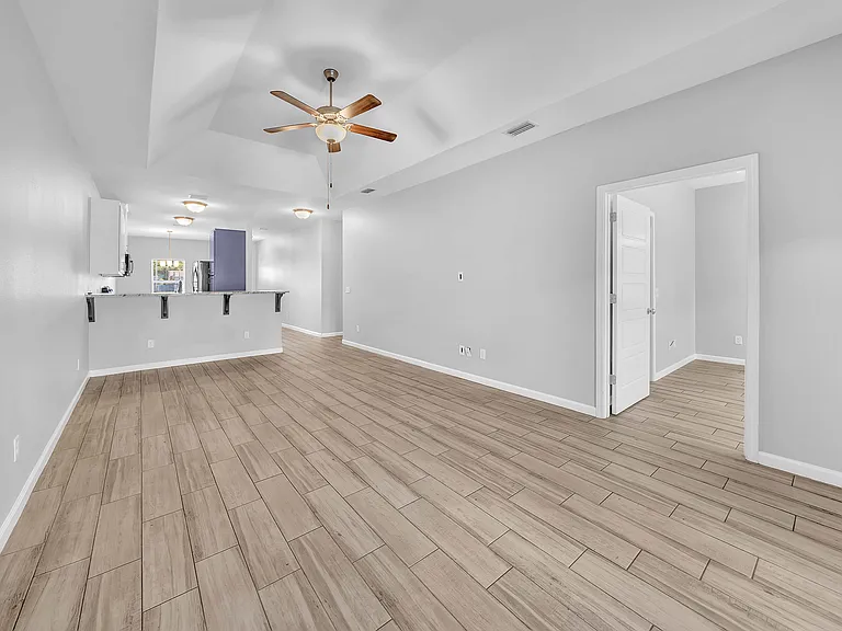 125 Fernwood St — Photo 12