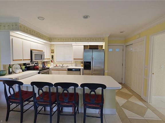 5th image of 746 Eagle Creek Dr #4-529