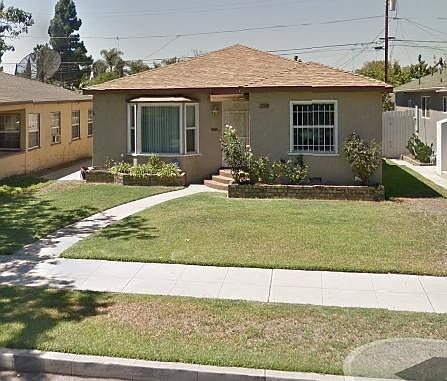 Quiet Neighborhood with 2 beds and 1 bath.