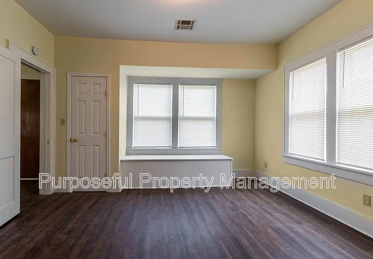 728 NE 15th St — Photo 13