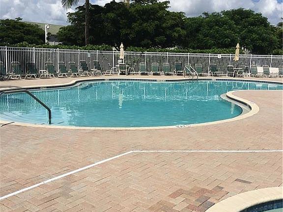 5th image of 8101 Pacific Beach Dr