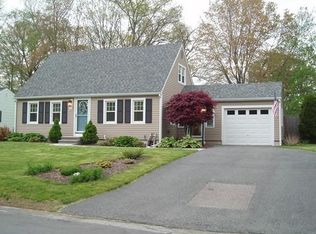 86 Crescent Ave, North Attleboro, MA 02760